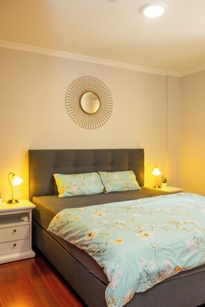 Room - New Listing (Machico)
