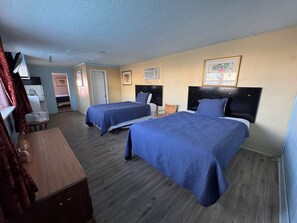 Room - Historic Myrtle Beach Stay Walk to the Beach CMI Hotel 1935 (Myrtle Beach)