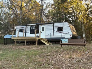 Exterior - Cozy RV Retreat in Tennessee Hills - Close To Town (Fayetteville)