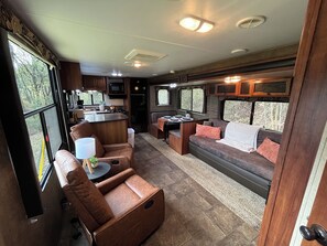 Living area - Cozy RV Retreat in Tennessee Hills - Close To Town (Fayetteville)