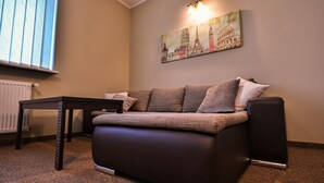 Apartment, 1 Bedroom, Kitchen | Living room | Flat-screen TV
