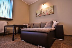Apartment, 1 Bedroom, Kitchen | Living room | Flat-screen TV - Kamienica Kazimierz (Kraków)