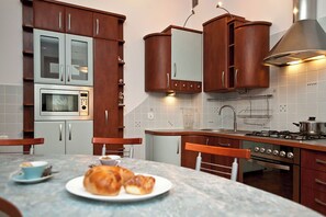 Full-sized fridge, microwave, stovetop, dishwasher - Kamienica Kazimierz (Kraków)