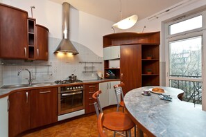 Apartment, 1 Bedroom, Kitchen | Private kitchenette