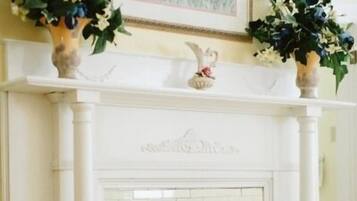 Room, 1 King Bed, Fireplace (Blue Ridge Room) | Premium bedding, iron/ironing board, free WiFi