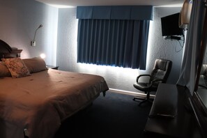 Room, 1 King Bed | Desk, iron/ironing board, rollaway beds, bed sheets
