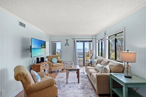 Living area - Ocean Forest Villas by Elliott Beach Rentals (Myrtle Beach)