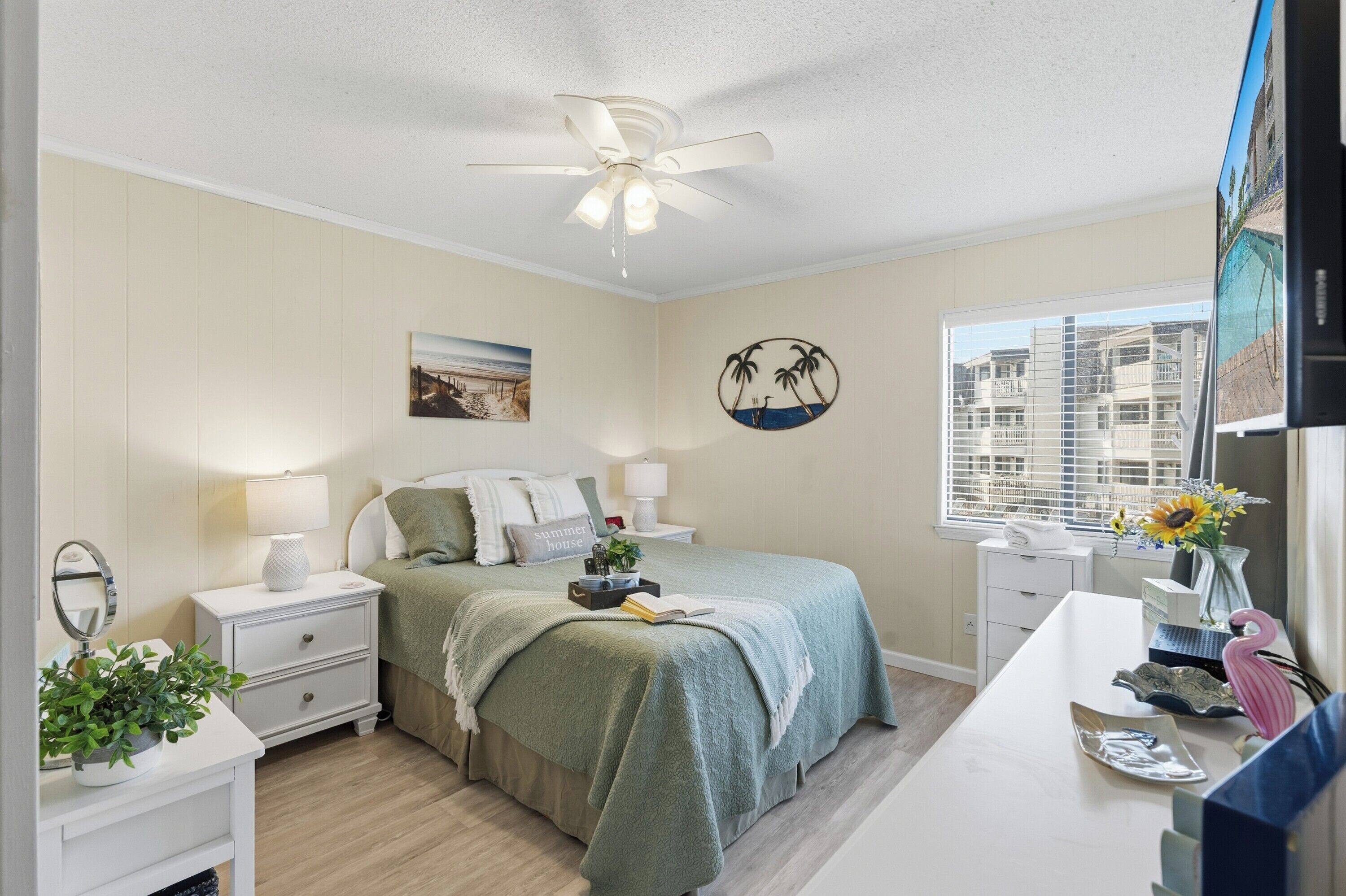 Deluxe Condo, 2 Bedrooms, Balcony, Partial Ocean View (214D)