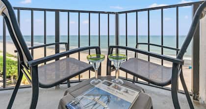 The Palace Resort by Elliott Beach Rentals