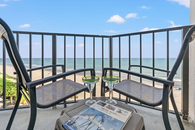 The Palace Resort by Elliott Beach Rentals