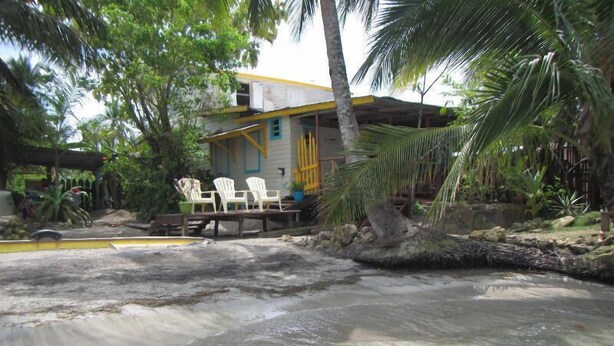 Front of property - The Bocas Beach House (Bocas del Toro)