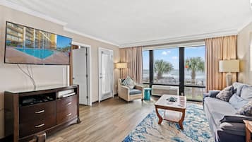 Deluxe Condo, 1 Bedroom, Balcony, Oceanfront (212) | Living area | TV