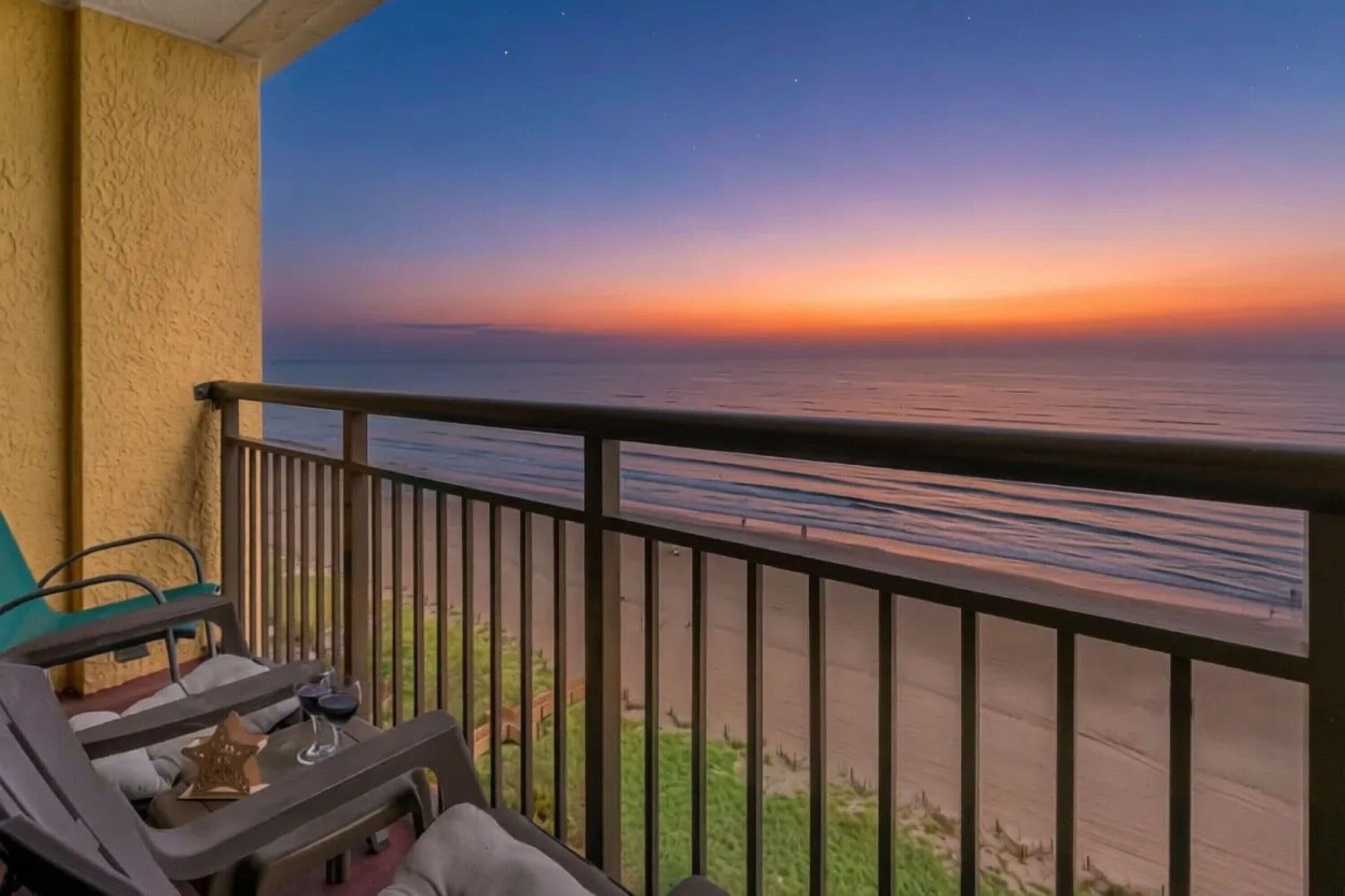 Deluxe Condo, 1 Bedroom, Balcony, Oceanfront (1538) | Balcony