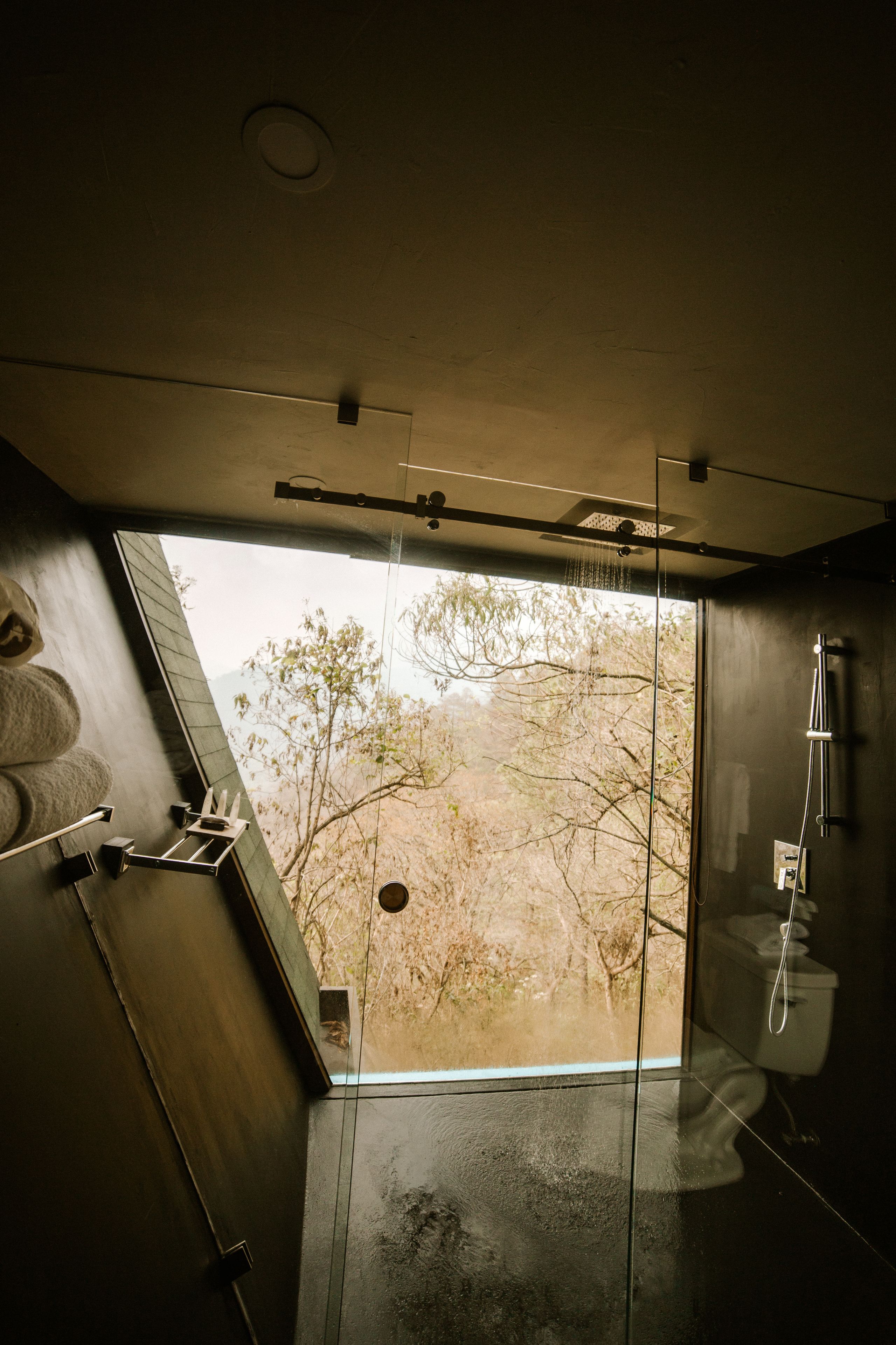 Santo Cielo, Cabaña Familiar Cama King | Bathroom | Free toiletries, hair dryer, bathrobes, towels