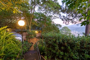 Caja de seguridad en la habitaciĂłn, wifi gratis y ropa de cama