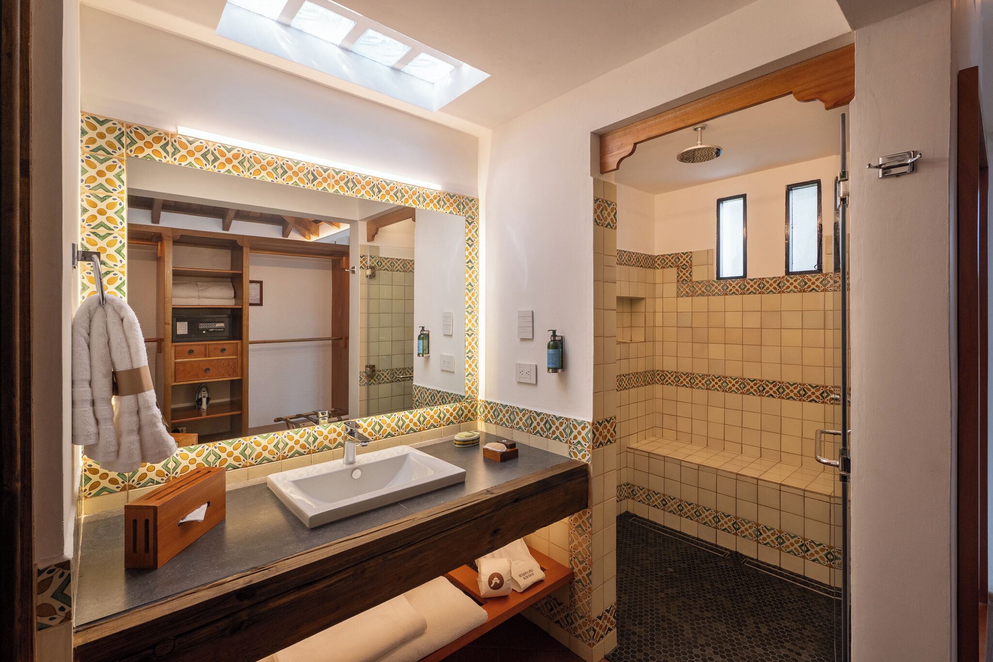 family bungalow, 3 bedrooms, mountain view, mountainside | 1 bedroom, in-room safe, free wifi, bed sheets