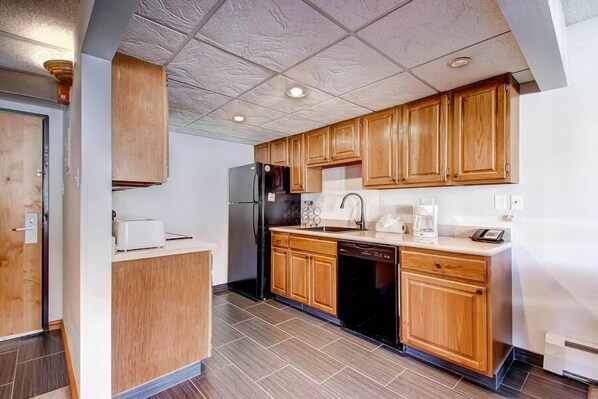 Beaver Run 1 BR Condo-Sleeps 4 | Private kitchen