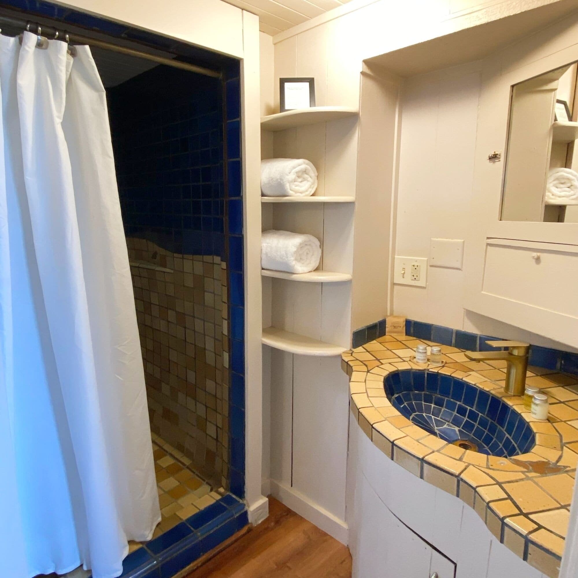 fort ross suite | bathroom | free toiletries, hair dryer, towels, soap