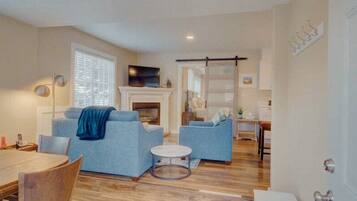 Småhus – panorama, elveutsikt | Oppholdsområde