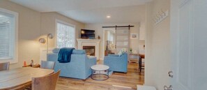 Panoramic-Ferienhaus, Flussblick | Wohnbereich