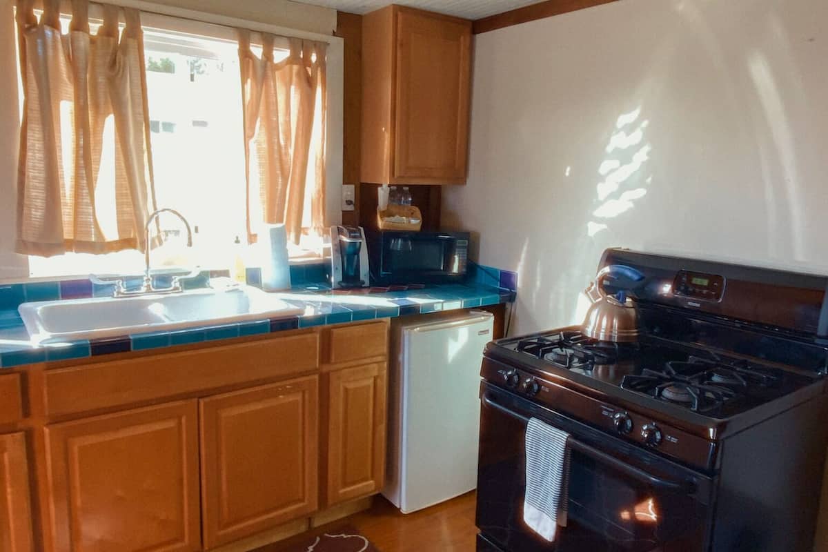 fort ross suite | private kitchen | microwave, coffee/tea maker