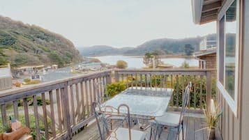 Panorama cottage, uitzicht op rivier | Terras