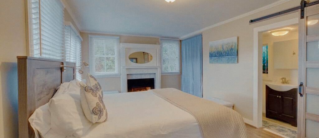panoramic cottage, river view | 1 bedroom, individually decorated, individually furnished