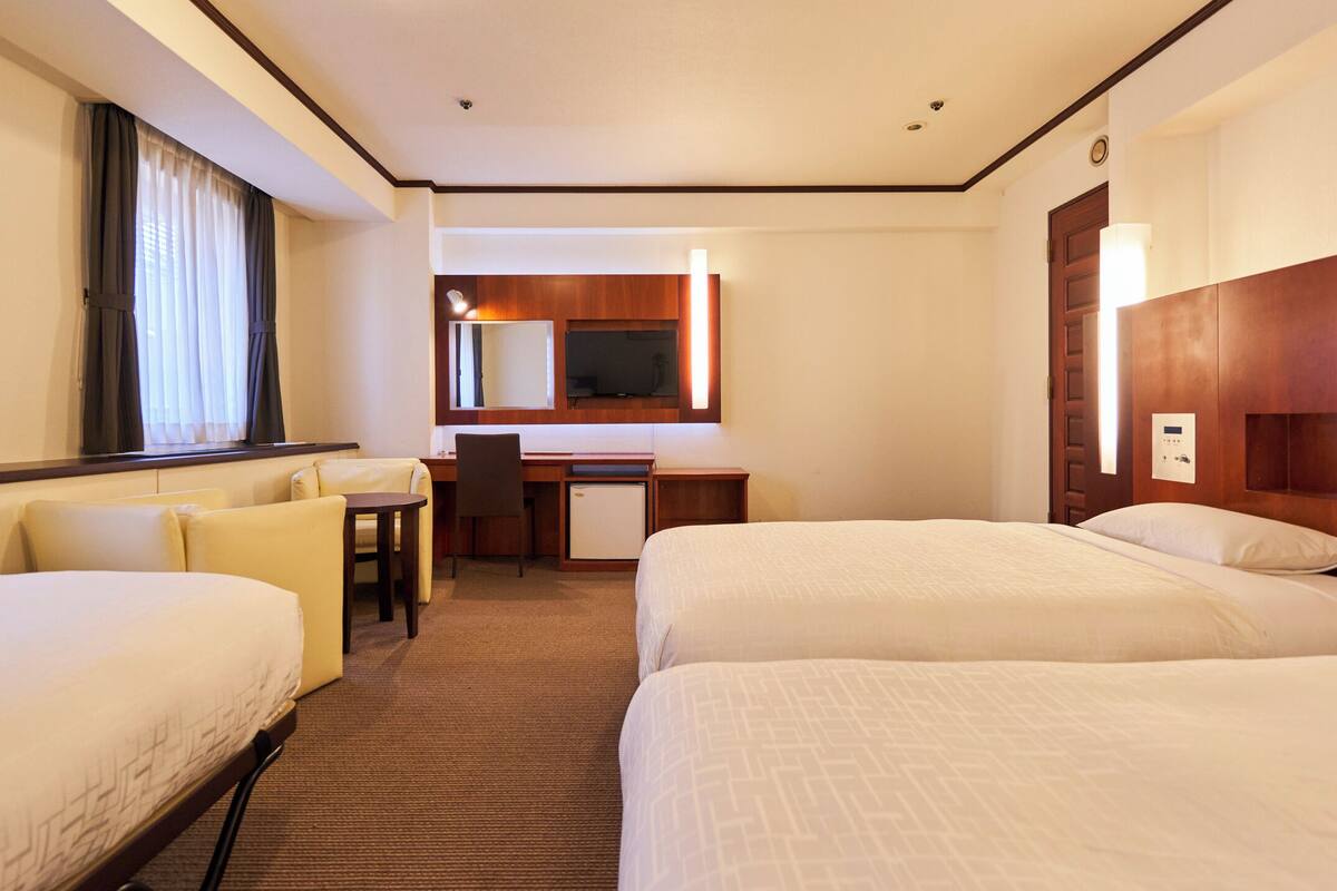 In-room safe, desk, iron/ironing board (on request), free WiFi