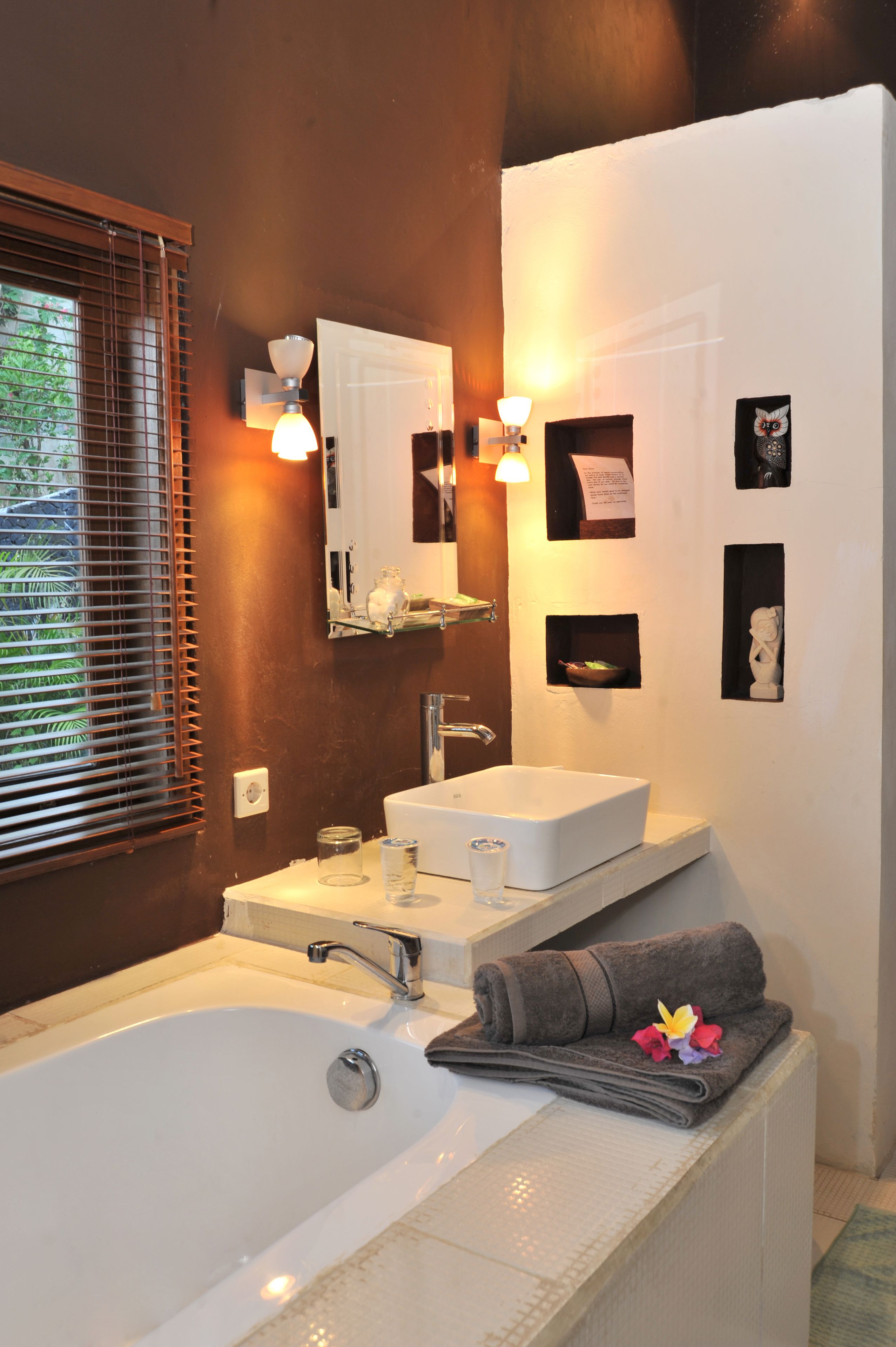 family cottage | bathroom | separate bathtub and shower, free toiletries, towels