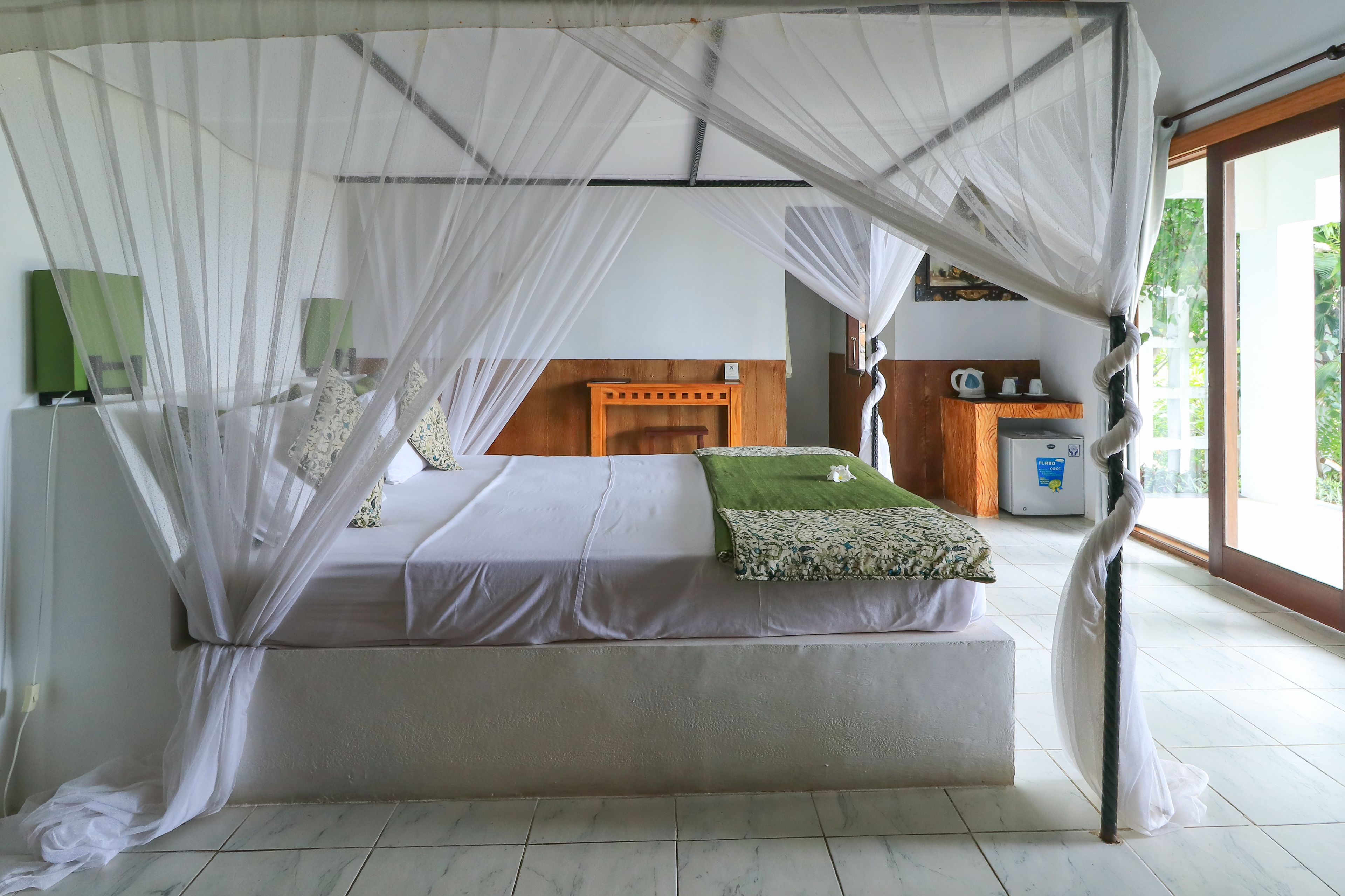 family cottage | minibar, in-room safe, desk, cots/infant beds