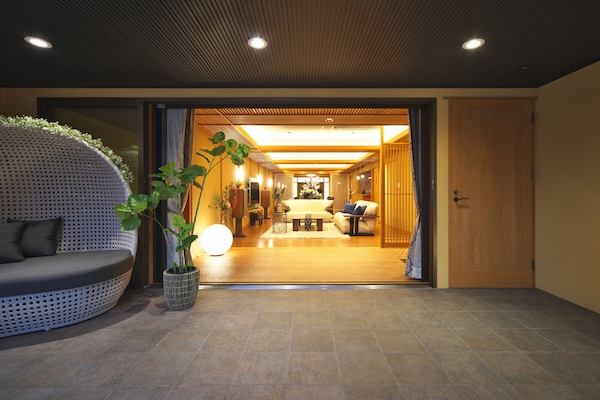 Premium-Suite | Daunenbettdecken, Zimmersafe, kostenloses WLAN