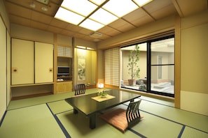 傳統客房 (Japanese Style) | 起居區