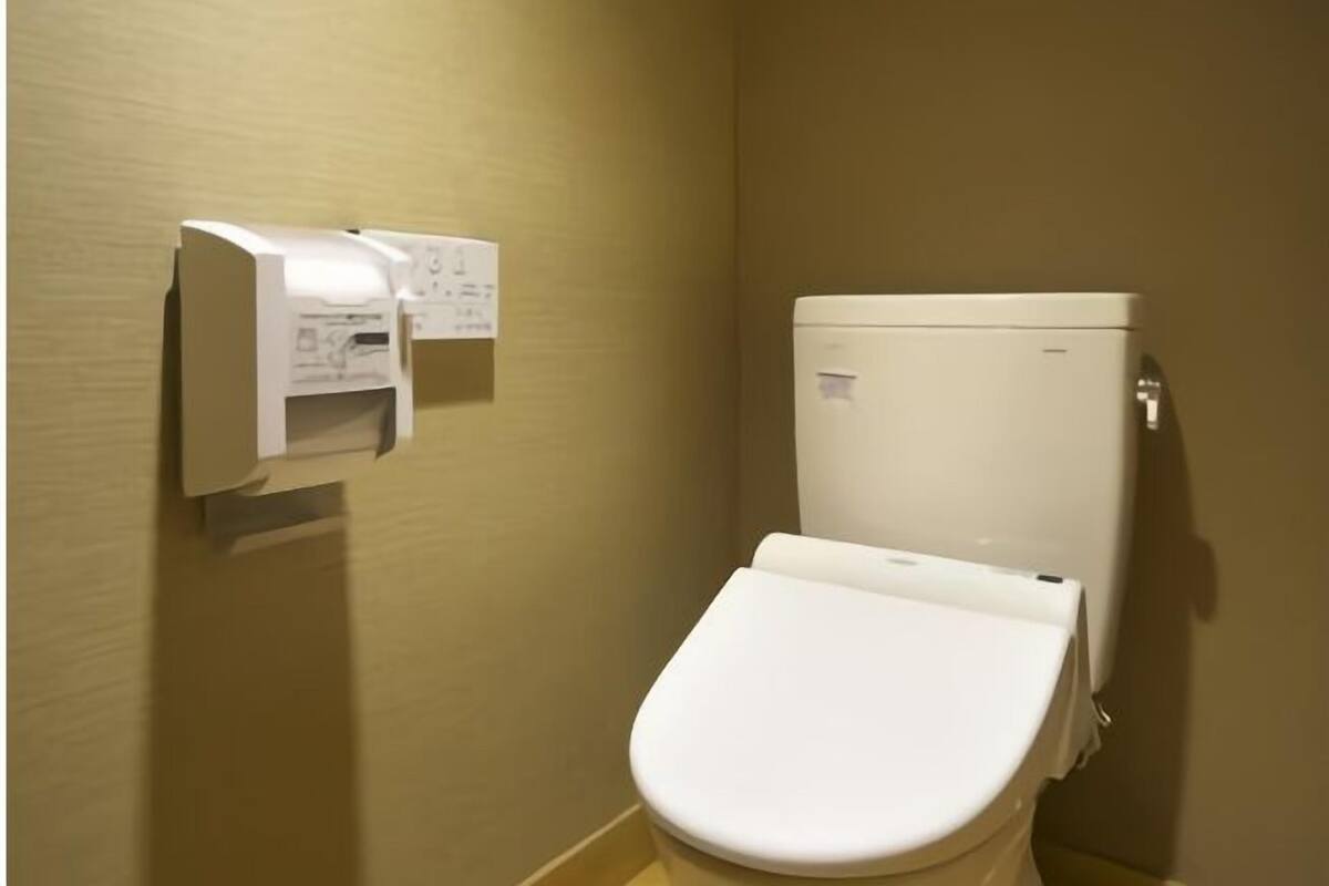 Bathroom | Free toiletries, hair dryer, slippers, bidet