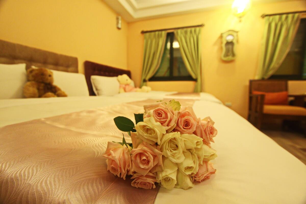 Grand Room, Berbilang Katil, Bathtub | Cadar kapas Mesir, peralatan tempat tidur premium, gebar bulu kapas 