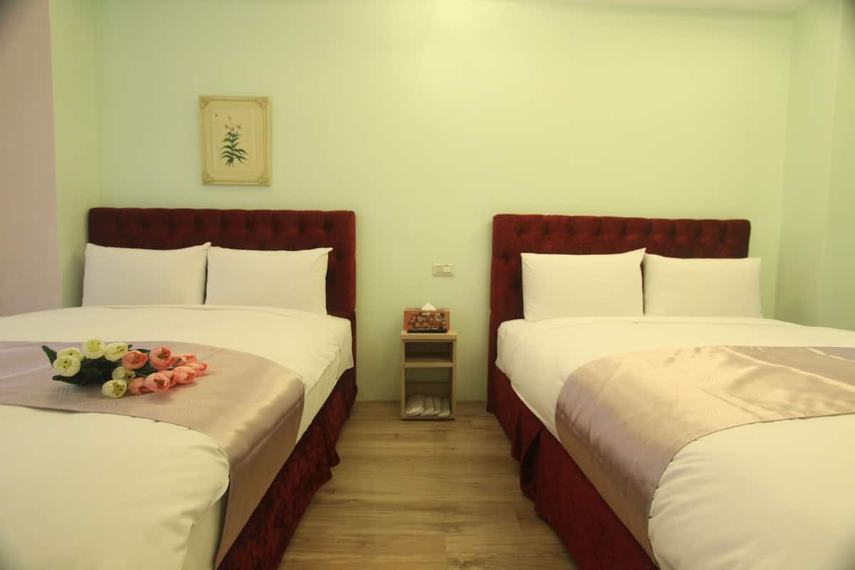 Family Quadruple Room, 2 Katil Kelamin (Double), Bathtub | Pemandangan dari bilik