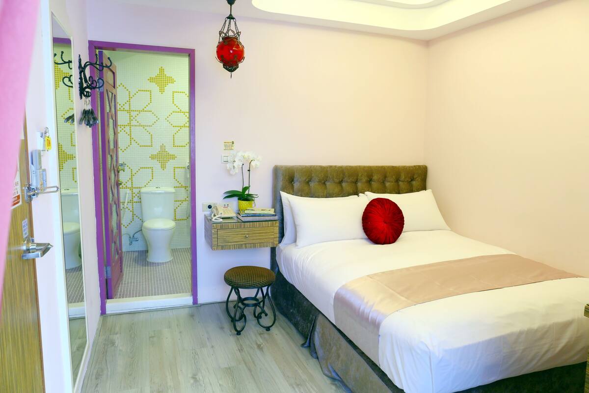 Deluxe Double Room, 1 Katil Kelamin (Double), Balcony | Cadar kapas Mesir, peralatan tempat tidur premium, gebar bulu kapas 