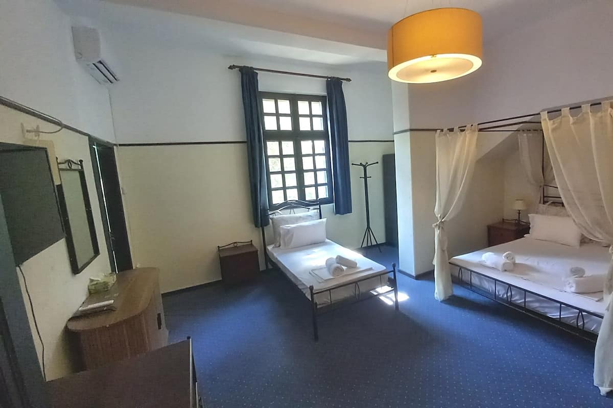 Classic Triple Room | Free WiFi