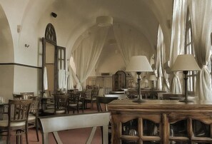 Indoor wedding - Elafos Hotel (Rhodes)