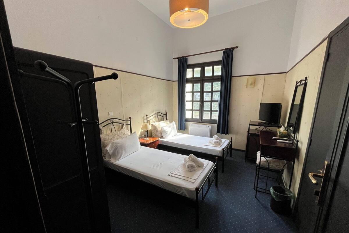 Classic Twin Room | Free WiFi