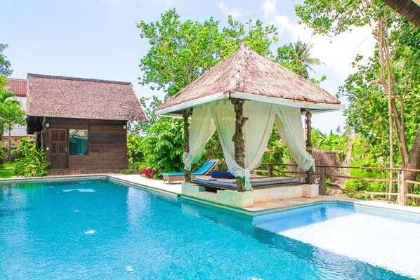 Outdoor pool - Easy Surf Dacha (Canggu)