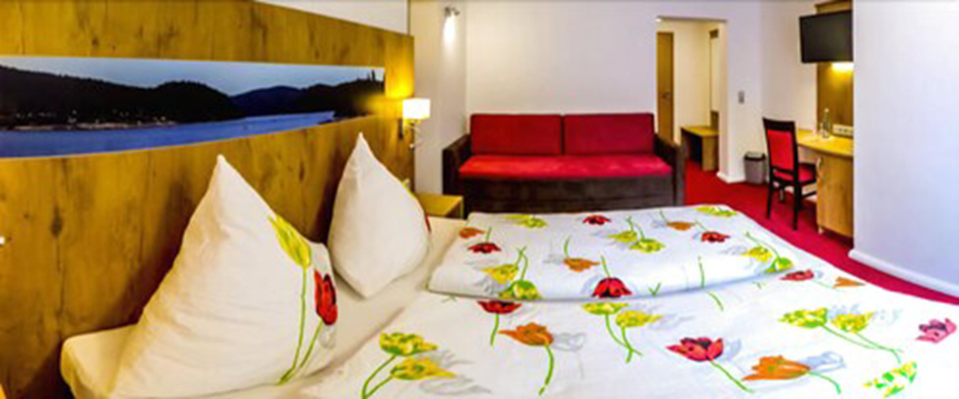 deluxe double room, balcony | in-room safe, desk, rollaway beds, free wifi