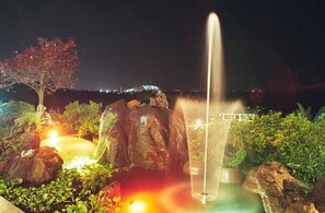 住宿正面 (夜晚)