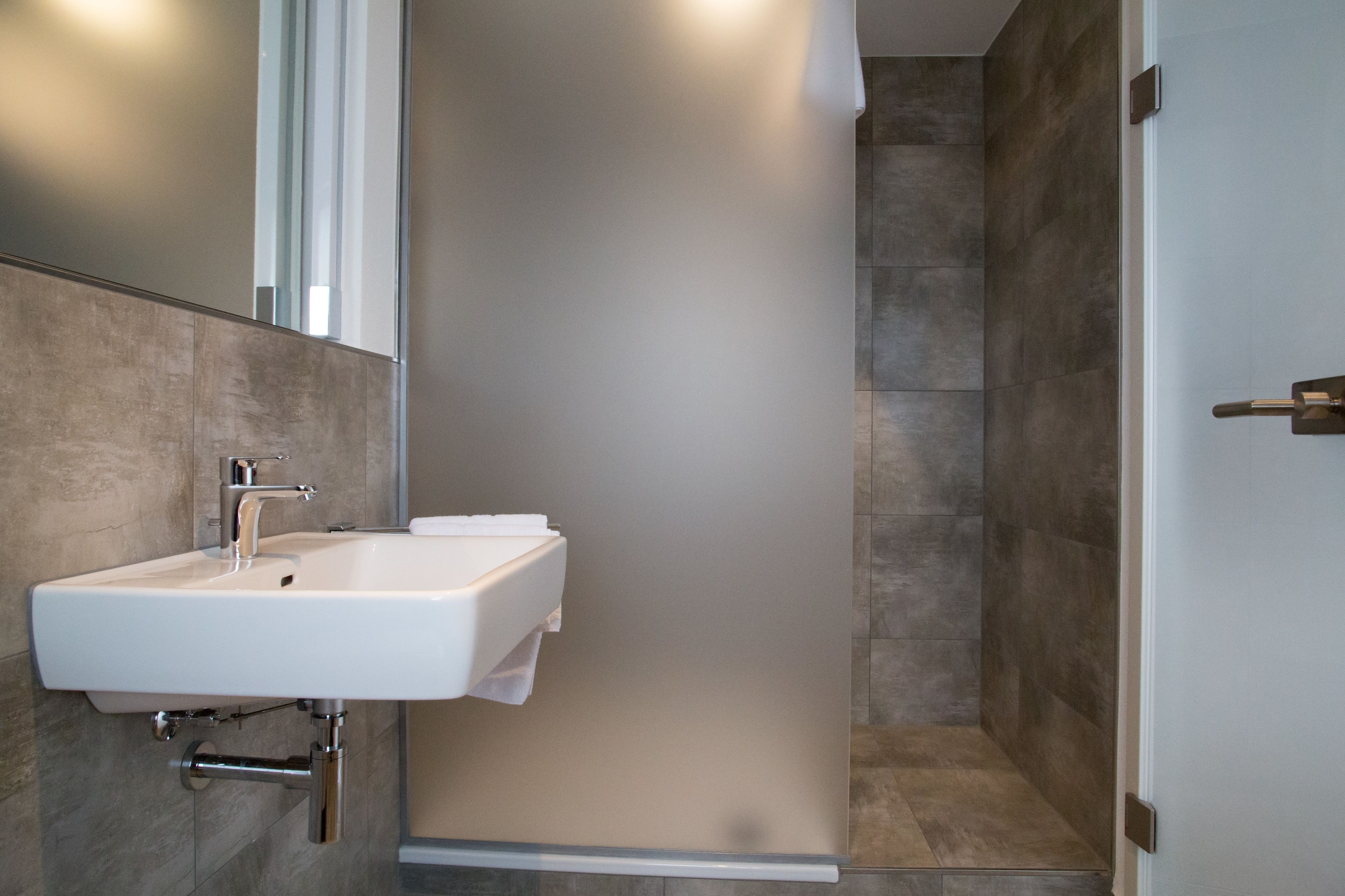 Shower dan handuk