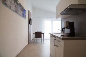 Apartment, Balkon (C) | Eigene Kochnische | Wasserkocher mit Kaffee-/Teezubehör, Kühlschrank, Mikrowelle, Herdplatte