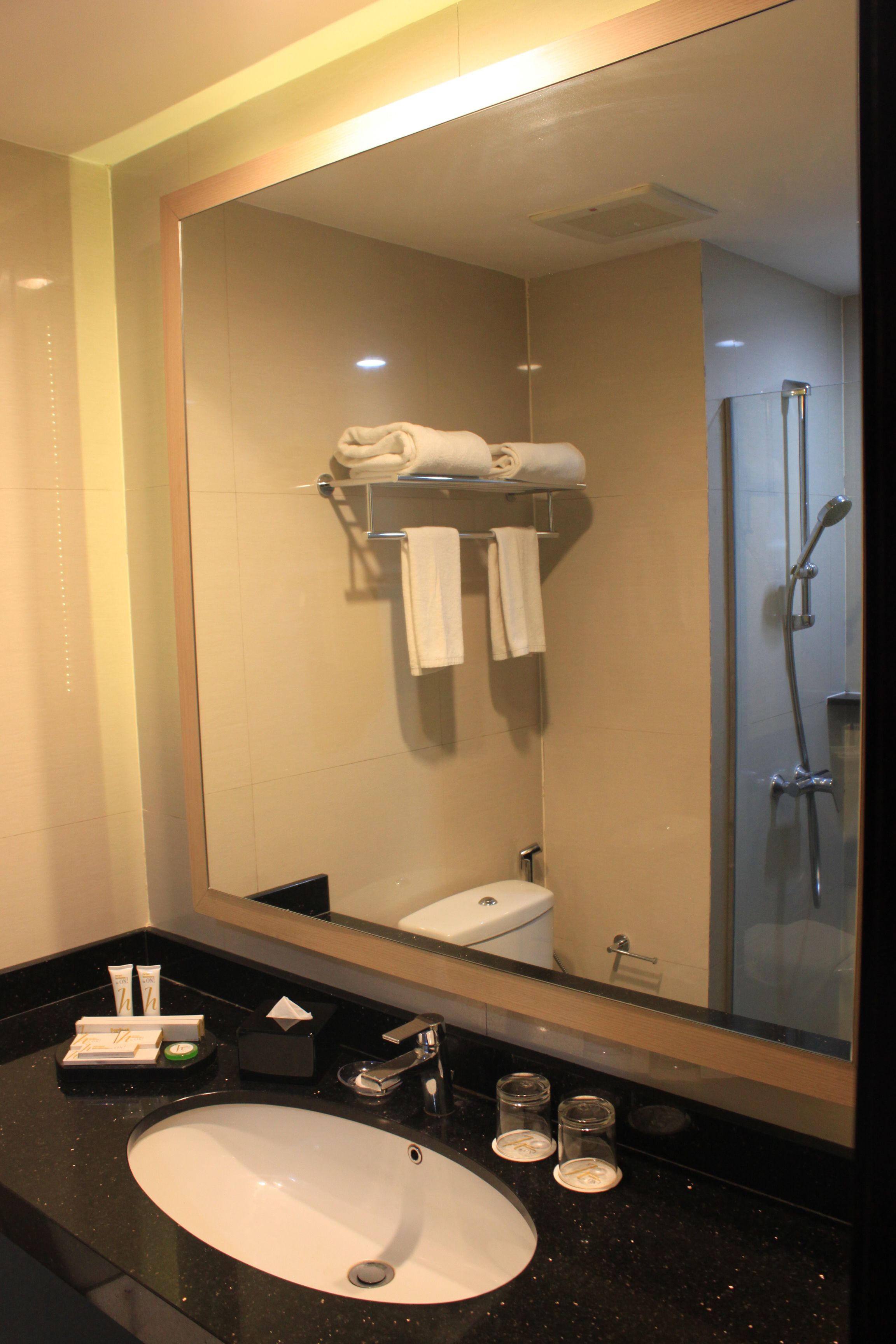 shower, free toiletries, towels