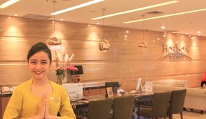 2 restaurants, spécialités Cuisine internationale