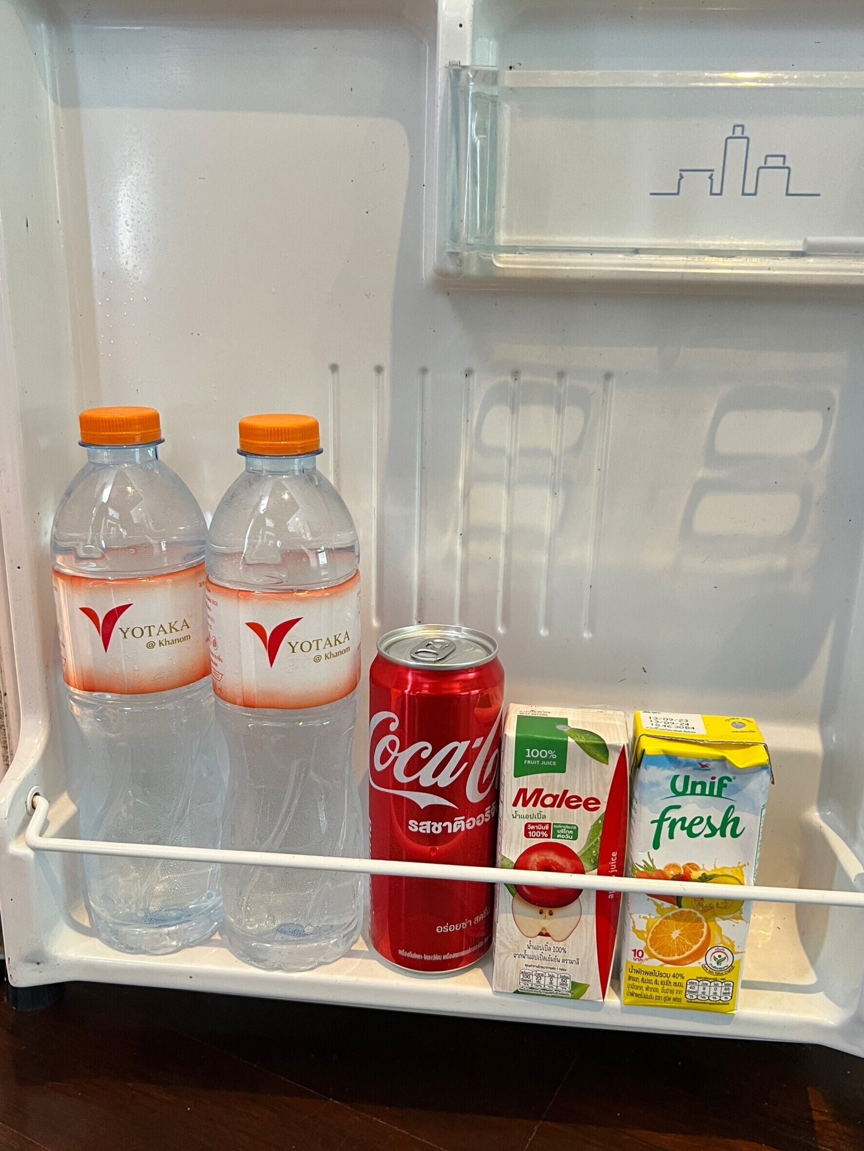 minibar, in-room safe, desk, iron/ironing board