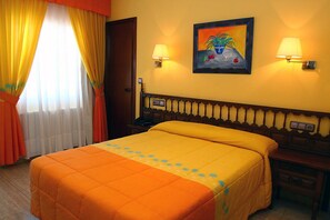 Double Room | Desk, blackout drapes, free cribs/infant beds, free WiFi