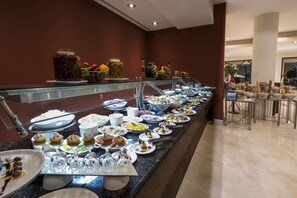 Daily buffet breakfast for a fee - Helnan Dreamland Hotel & Conference Center (6th of October City)