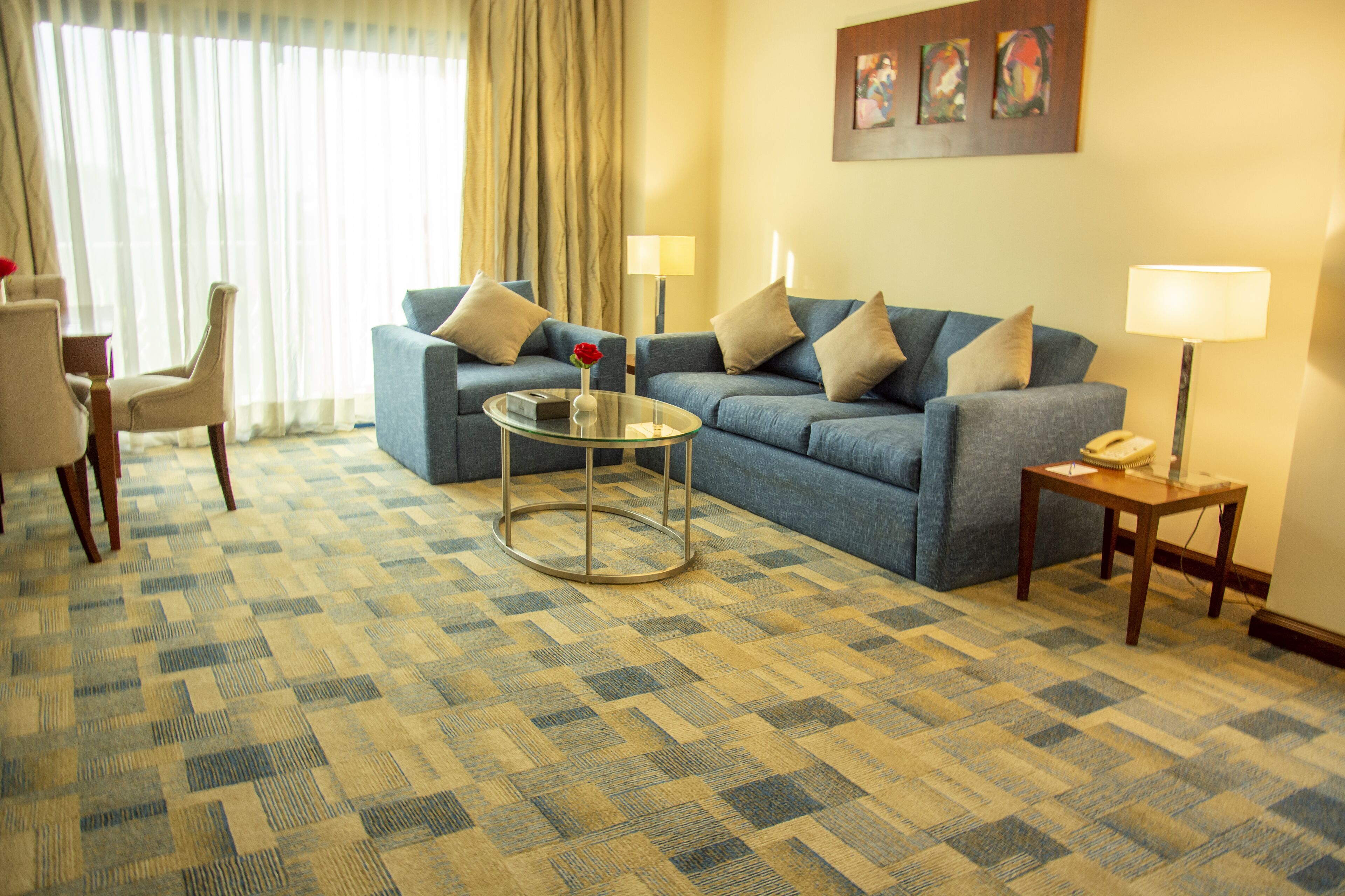 suite (corner) | minibar, in-room safe, desk, blackout curtains